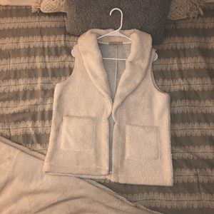 LOFT white plush soft vest